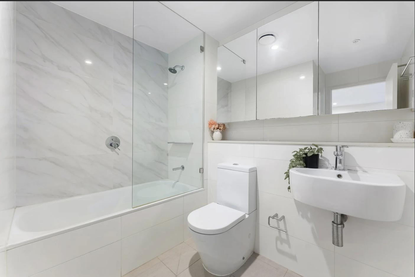 今日珀斯Hurstville 核心地段 步行火车站Westfield 2房2卫带车位 仅830周 Hurstville 核心地段 步行火车站Westfield 2房2卫带车位 仅830周