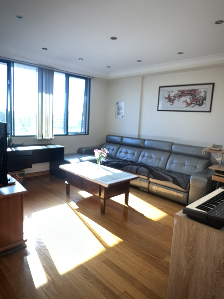 今日墨尔本Hurstville 减租招租离车站两百米复式公寓三房三卫一单间出租独立卫生间包所有单共住两人 Hurstville 减租招租离车站两百米复式公寓三房三卫一单间出租独立卫生间包所有单共住两人