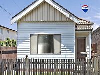 Ashfield   独立三面小区临街House