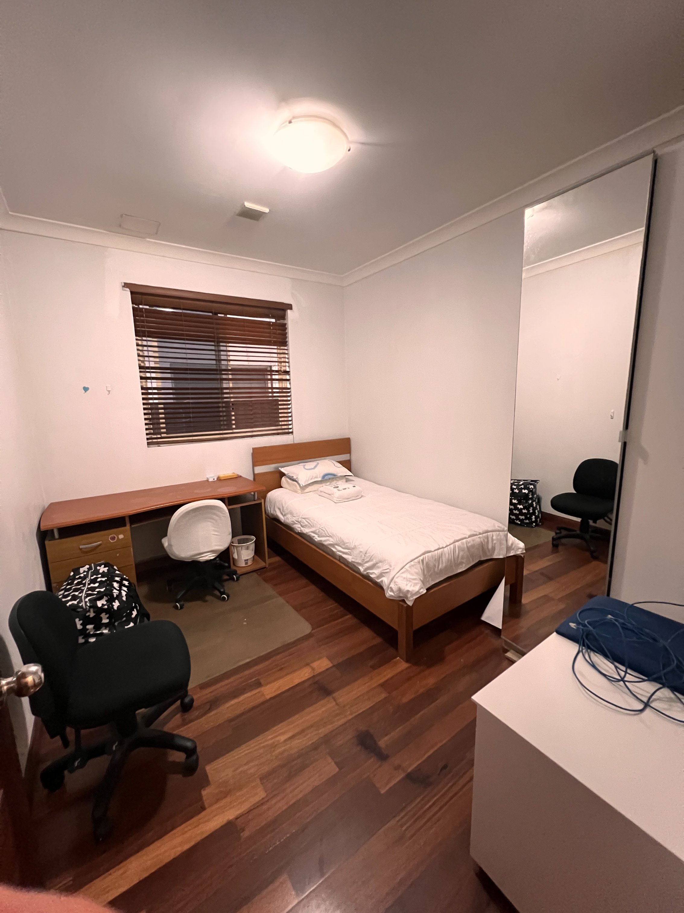 今日珀斯Ashfield 近火车巴士 近新现代全双砖实木地板House 单人房260全包 Ashfield 近火车巴士 近新现代全双砖实木地板House 单人房260全包