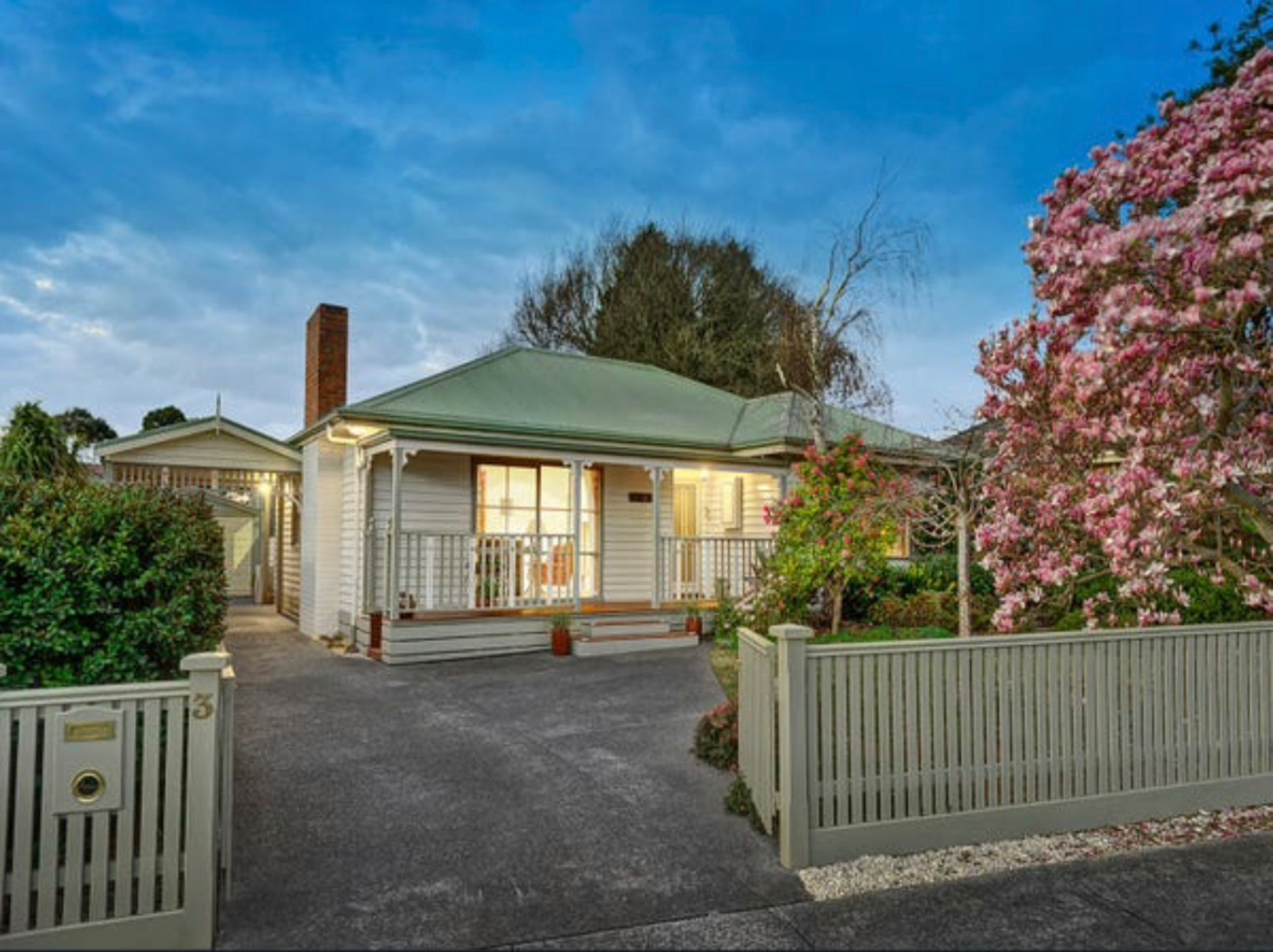 今日墨尔本Mount Waverley 四房三卫独立屋整租 Mount Waverley 四房三卫独立屋整租