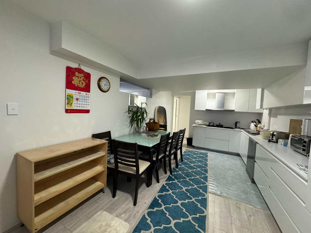 今日纽卡素Chatswood 车士活中心地带全新 granny flat 出租 Chatswood 车士活中心地带全新 granny flat 出租