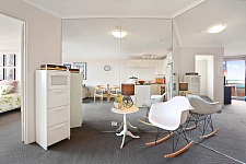 Potts Point 宽敞全配家具一居室公寓坐拥壮丽海港与城市景观