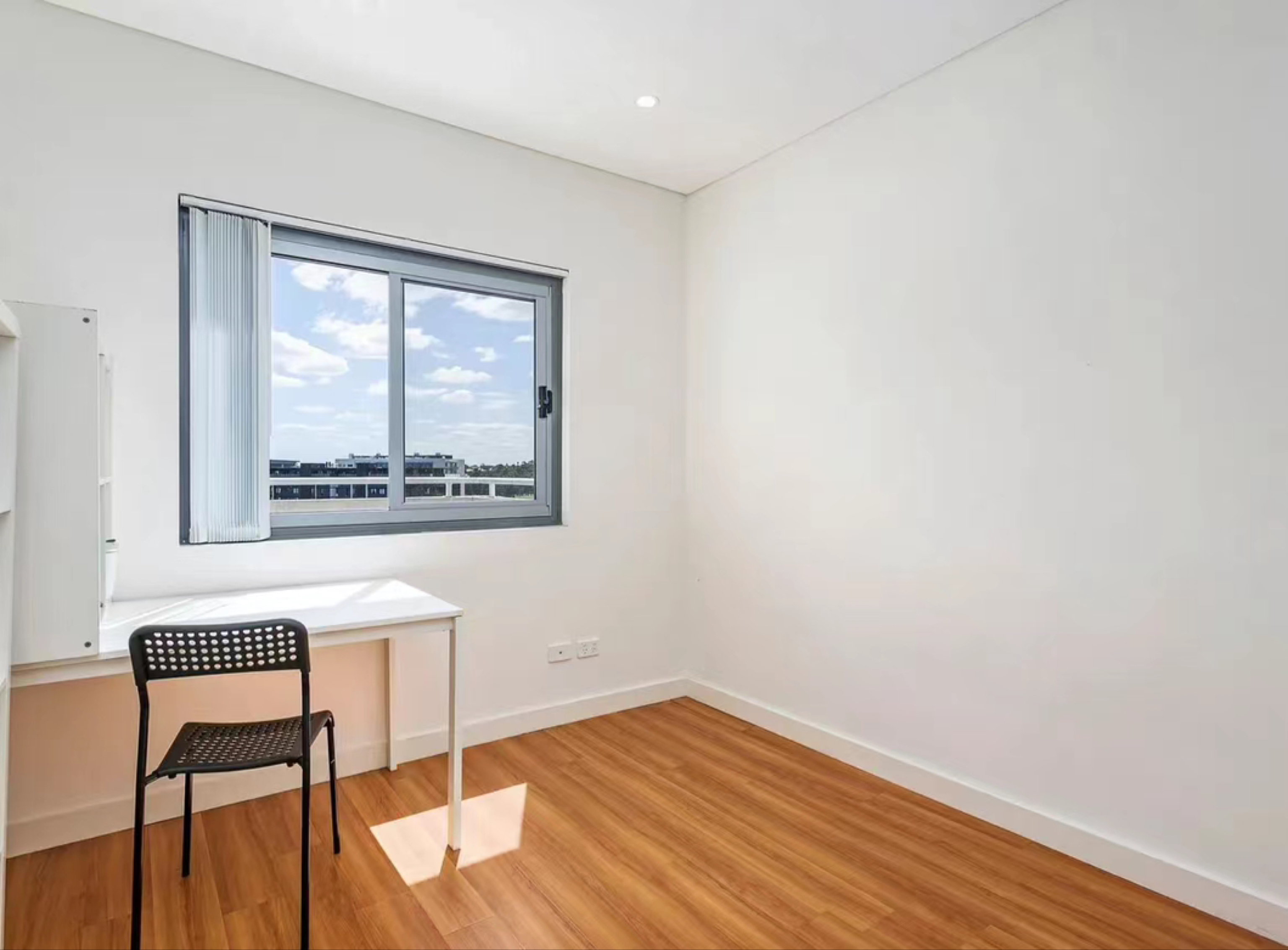 今日卧龙岗Wolli Creek 三室两卫 客厅空调3台移动空调 提供家具家电 Wolli Creek 三室两卫 客厅空调3台移动空调 提供家具家电