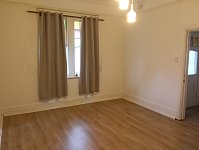 Carlton  静街独立三房 House