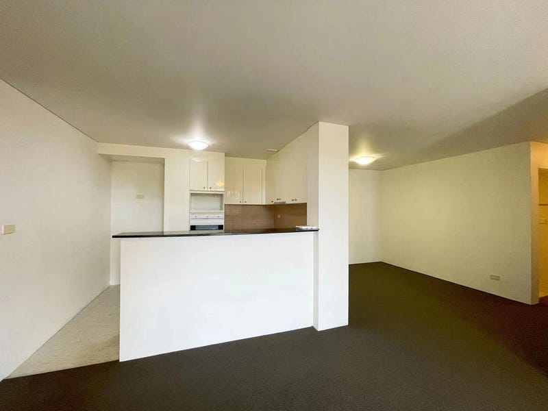 今日黄金海岸Epping 核心地段 步行2分钟火车站 双车位稀缺两房 Epping 核心地段 步行2分钟火车站 双车位稀缺两房