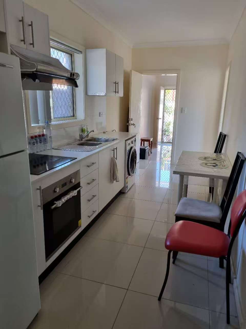 今日悉尼Rosebery 区 二房Granny flat 一房分租 Rosebery 区 二房Granny flat 一房分租