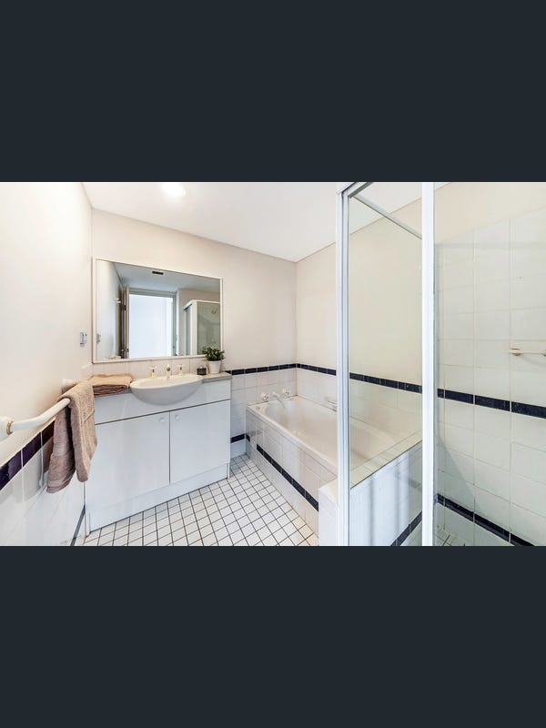 今日黄金海岸Burwood 悉尼 City View公寓楼单间出租步行至火车站4 Burwood 悉尼 City View公寓楼单间出租步行至火车站4