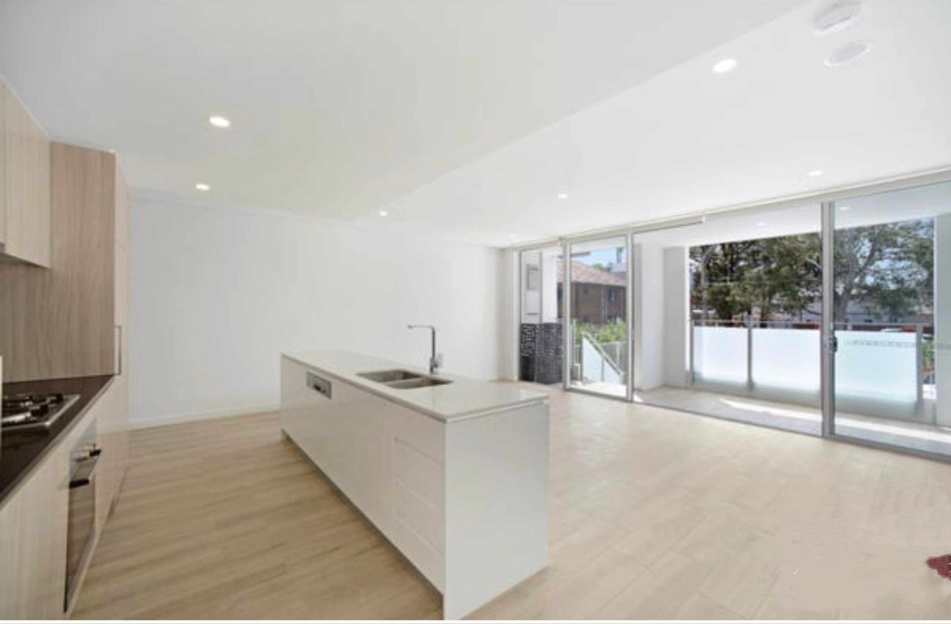 今日纽卡素Burwood 摩登两房公寓极近Westfield 和火车站 Burwood 摩登两房公寓极近Westfield 和火车站