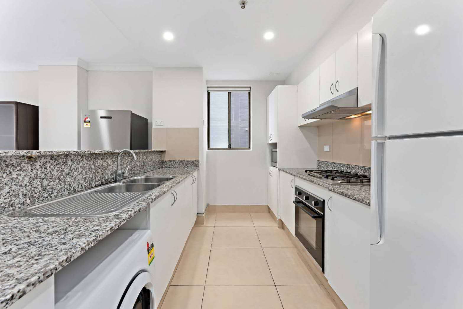 今日悉尼Auburn penthouse 3 房3 卫0车带全套家具家电 公寓在57 Queen St Auburn penthouse 3 房3 卫0车带全套家具家电 公寓在57 Queen St