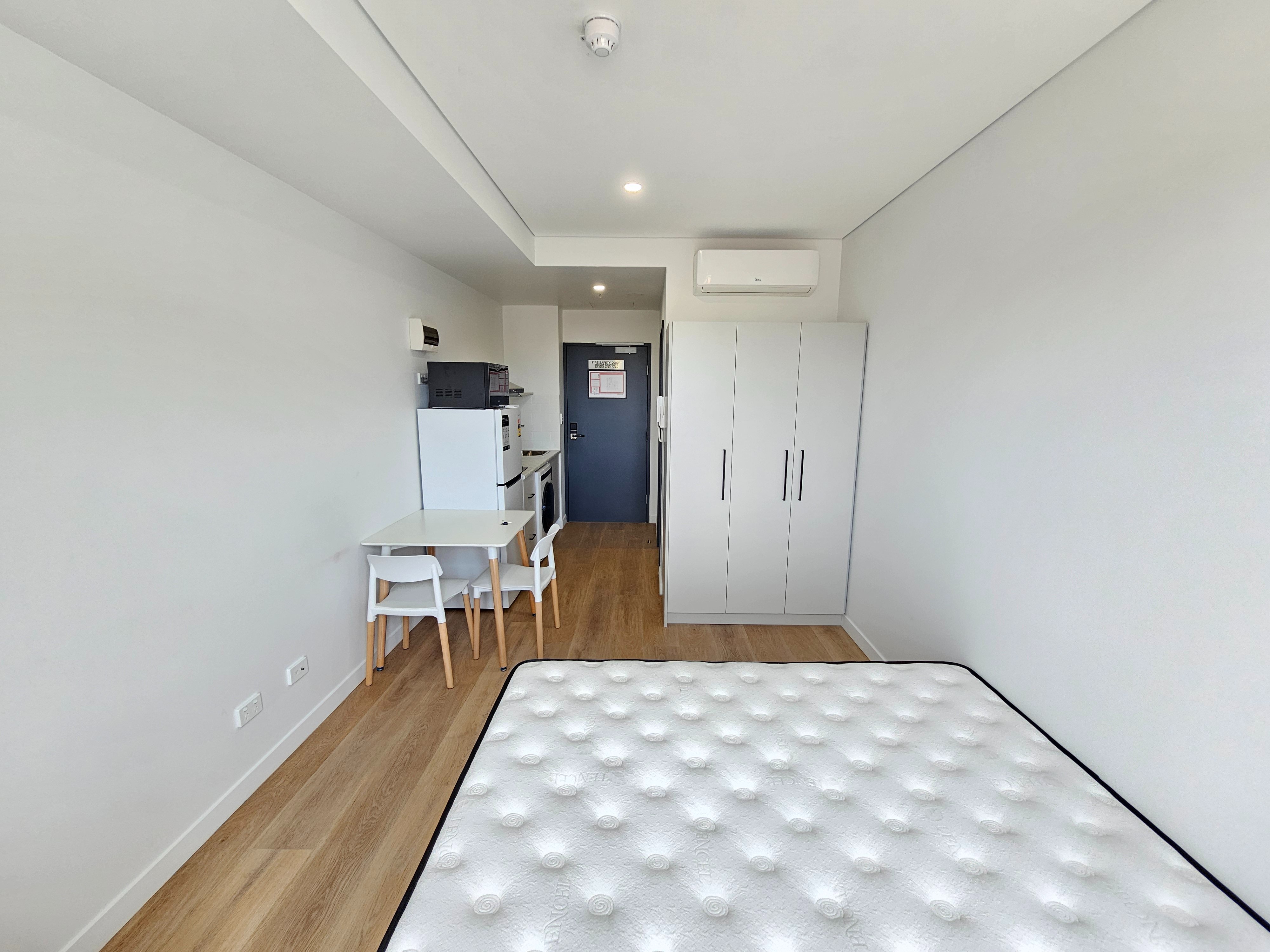 今日悉尼Burwood Studio 带空调可做饭包水包网 环境好 位置佳 Burwood Studio 带空调可做饭包水包网 环境好 位置佳