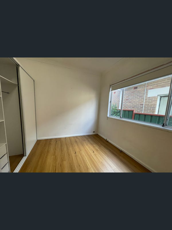 今日悉尼Glenfield 全新翻新四房住宅步行约300米即可到Guildford火车站及商业中心 Glenfield 全新翻新四房住宅步行约300米即可到Guildford火车站及商业中心