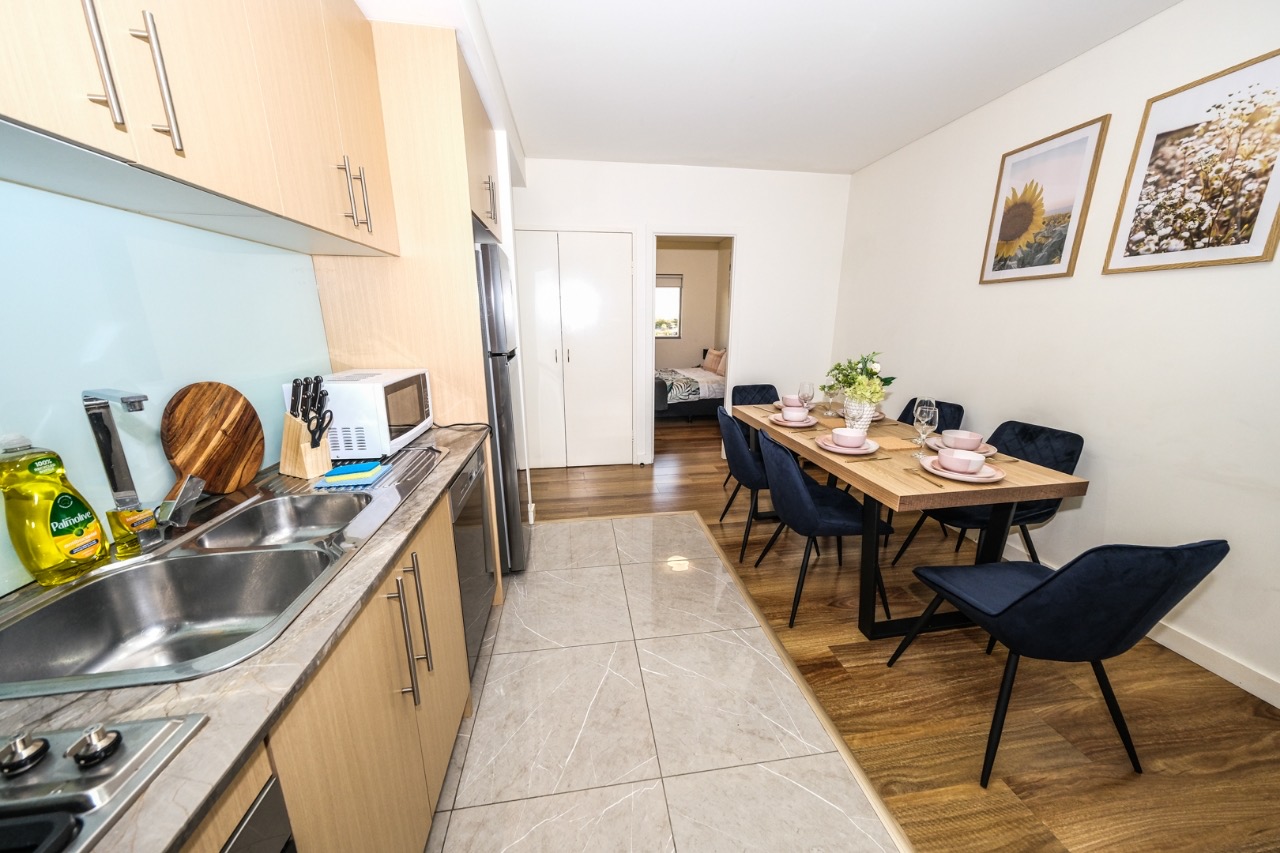 今日悉尼Wolli Creek 精致全家具3b2b整租 1300周 Wolli Creek 精致全家具3b2b整租 1300周
