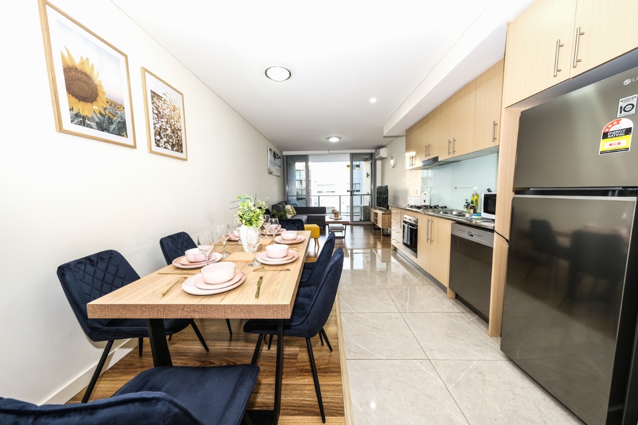 今日悉尼Wolli Creek 精致全家具3b2b整租 1300周 Wolli Creek 精致全家具3b2b整租 1300周