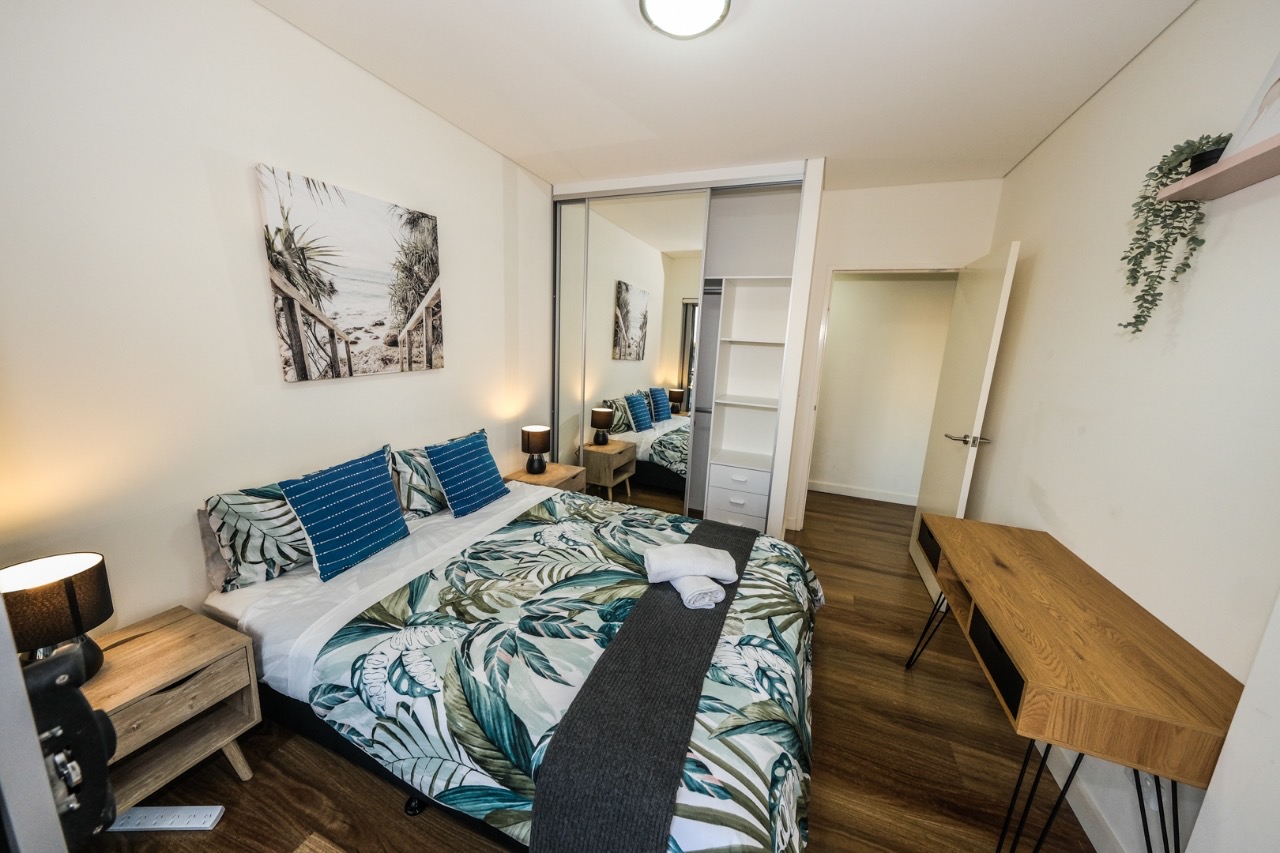 今日悉尼Wolli Creek 精致全家具3b2b整租 1300周 Wolli Creek 精致全家具3b2b整租 1300周