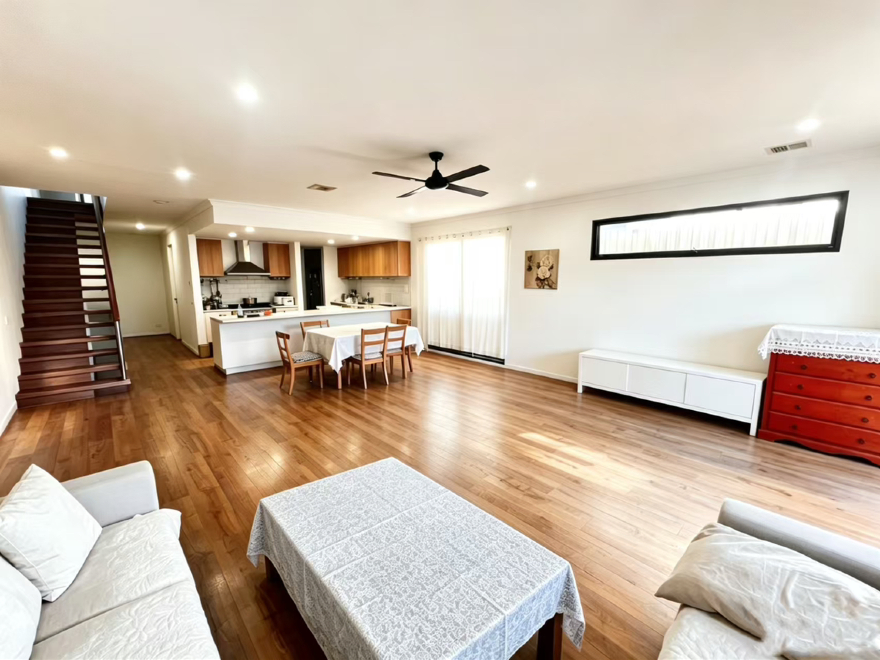 今日墨尔本Forest Hill 新Townhouse单间两间 Forest Hill 新Townhouse单间两间
