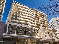 St Leonards   一房一卫一车位加学习间整套出租