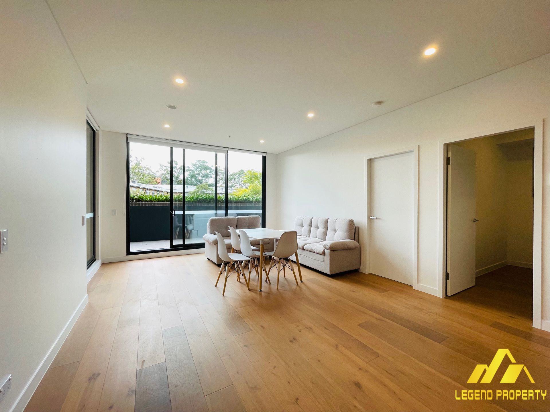 今日悉尼Macquarie Park 朝北两卧加书房精装修公寓 麦考瑞大学黄金地段 Macquarie Park 朝北两卧加书房精装修公寓 麦考瑞大学黄金地段