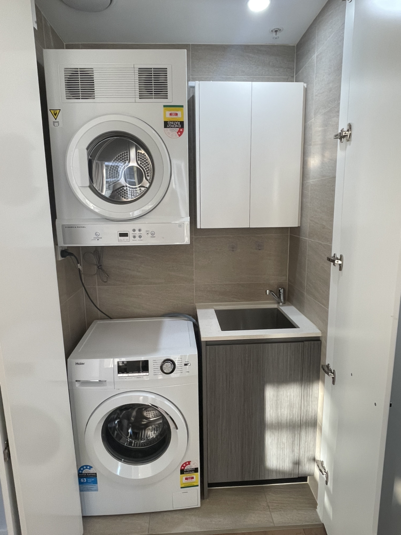 今日悉尼Waterloo 新一房加书房 带家具 整租 现可入住 Waterloo 新一房加书房 带家具 整租 现可入住