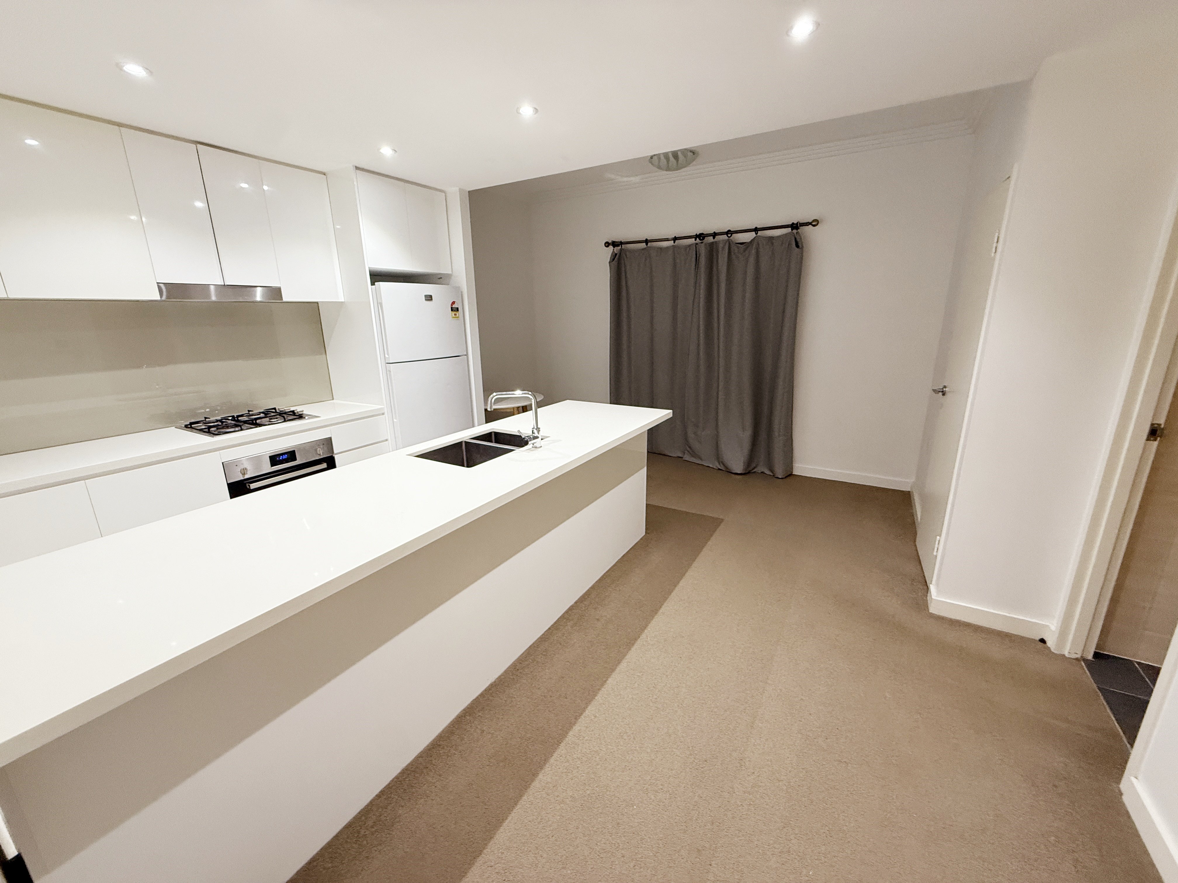 今日纽卡素Wolli Creek Turrella两房半独立公寓出租包部分家具 Wolli Creek Turrella两房半独立公寓出租包部分家具