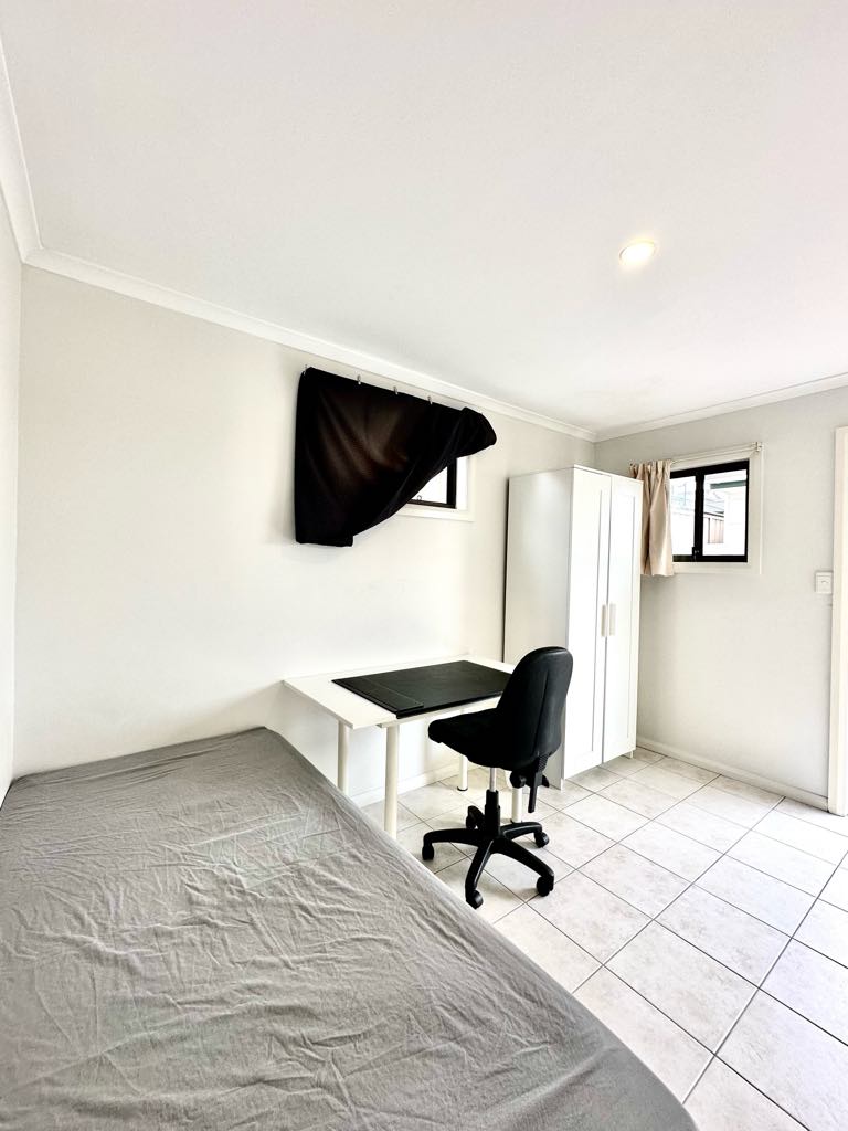 今日卧龙岗Hurstville 單人房出租 240週包水電網 Hurstville 單人房出租 240週包水電網