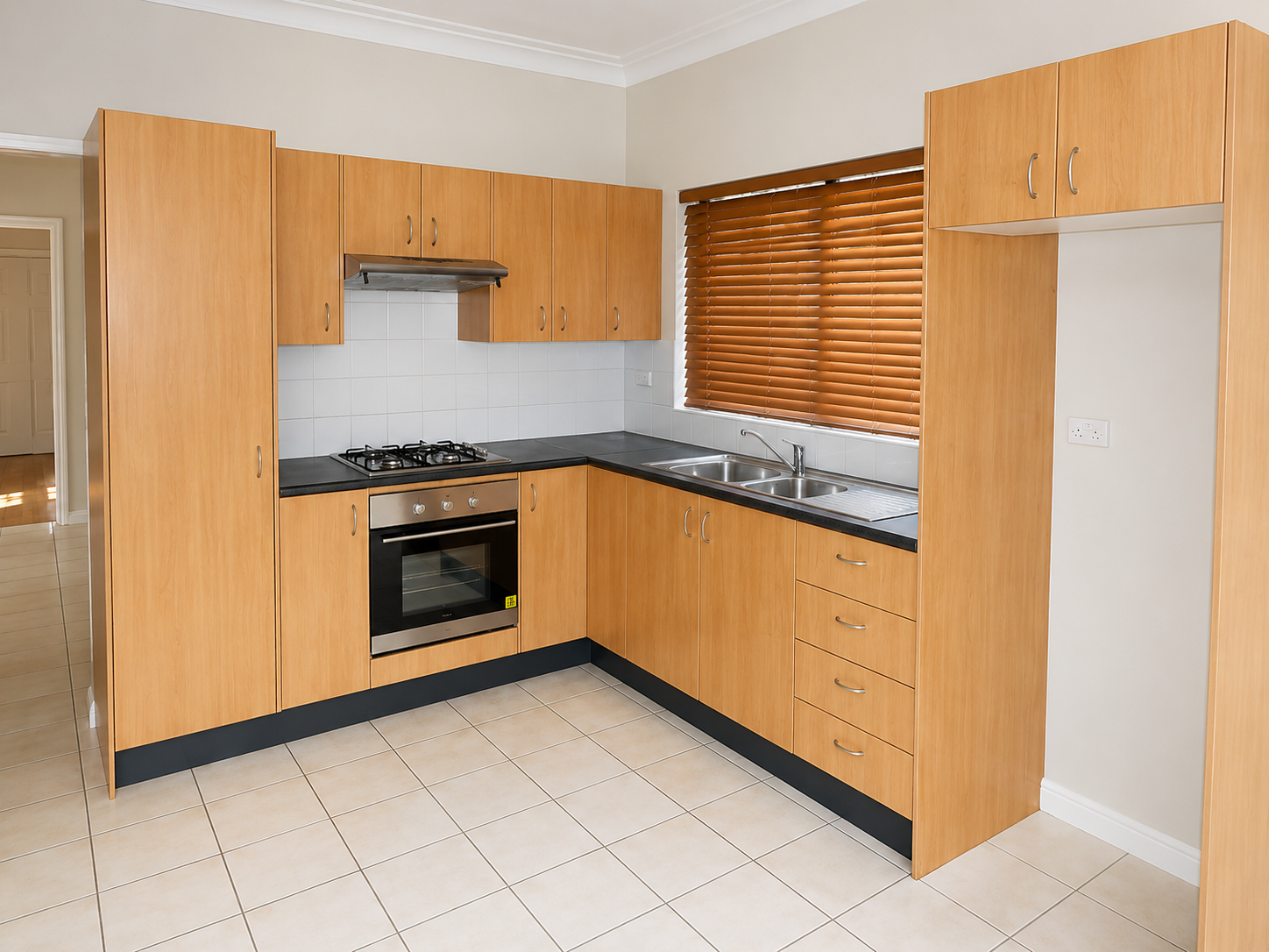 今日悉尼Hurstville 两房独立屋出租 生活便利 带前后院 Hurstville 两房独立屋出租 生活便利 带前后院