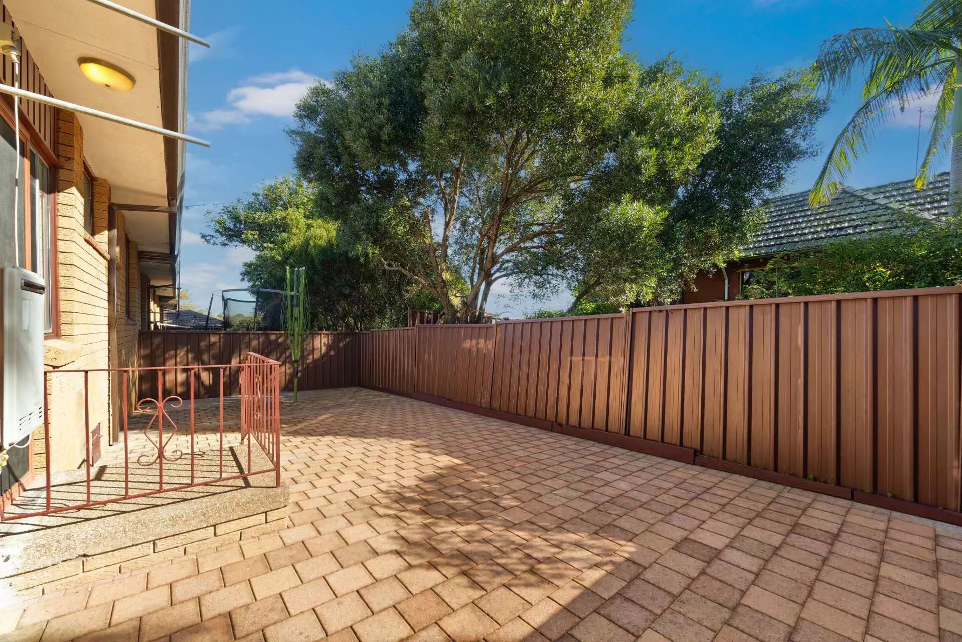 今日纽卡素Hurstville 优质联排别墅出租 2房Villa 安静街道 Hurstville 优质联排别墅出租 2房Villa 安静街道