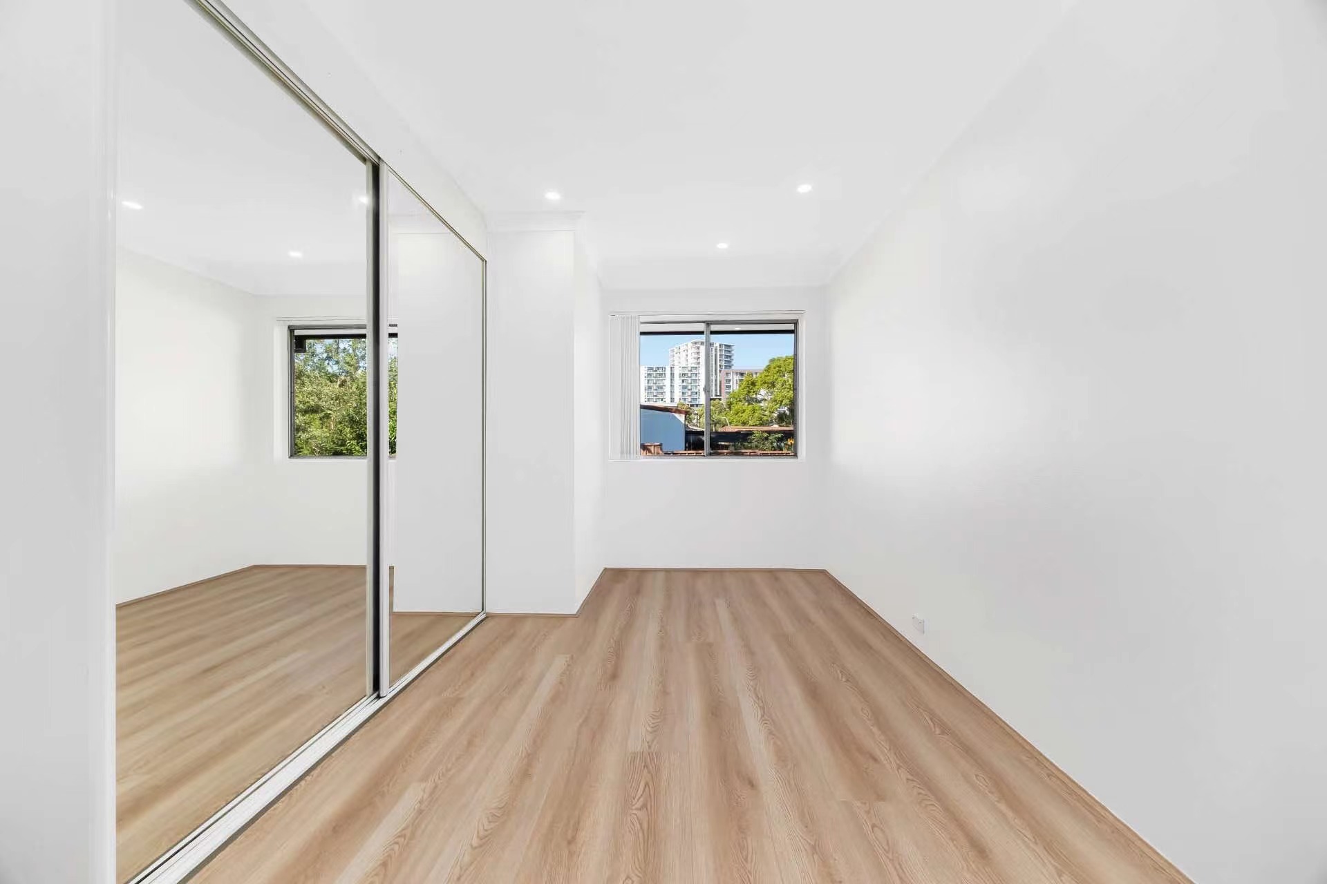 今日纽卡素Hurstville 优质联排别墅出租 2房Villa 安静街道 Hurstville 优质联排别墅出租 2房Villa 安静街道