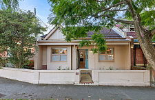 Annandale 近轻轨站 3房3卫house出租