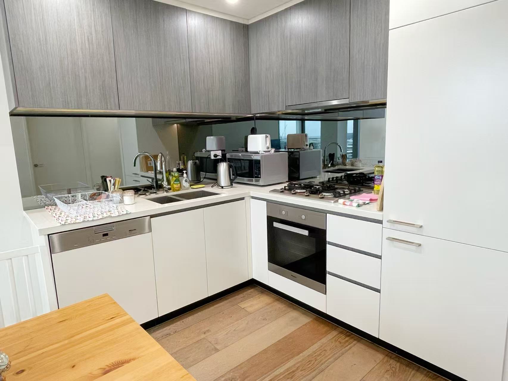 今日悉尼Waterloo 新高层2房加书房 带家具 整租 7月入住 Waterloo 新高层2房加书房 带家具 整租 7月入住