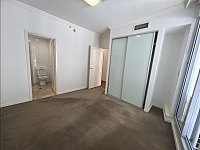 Sydney  CBD市中心 1房  书房2卫  高层公寓  近Town Hall  Central
