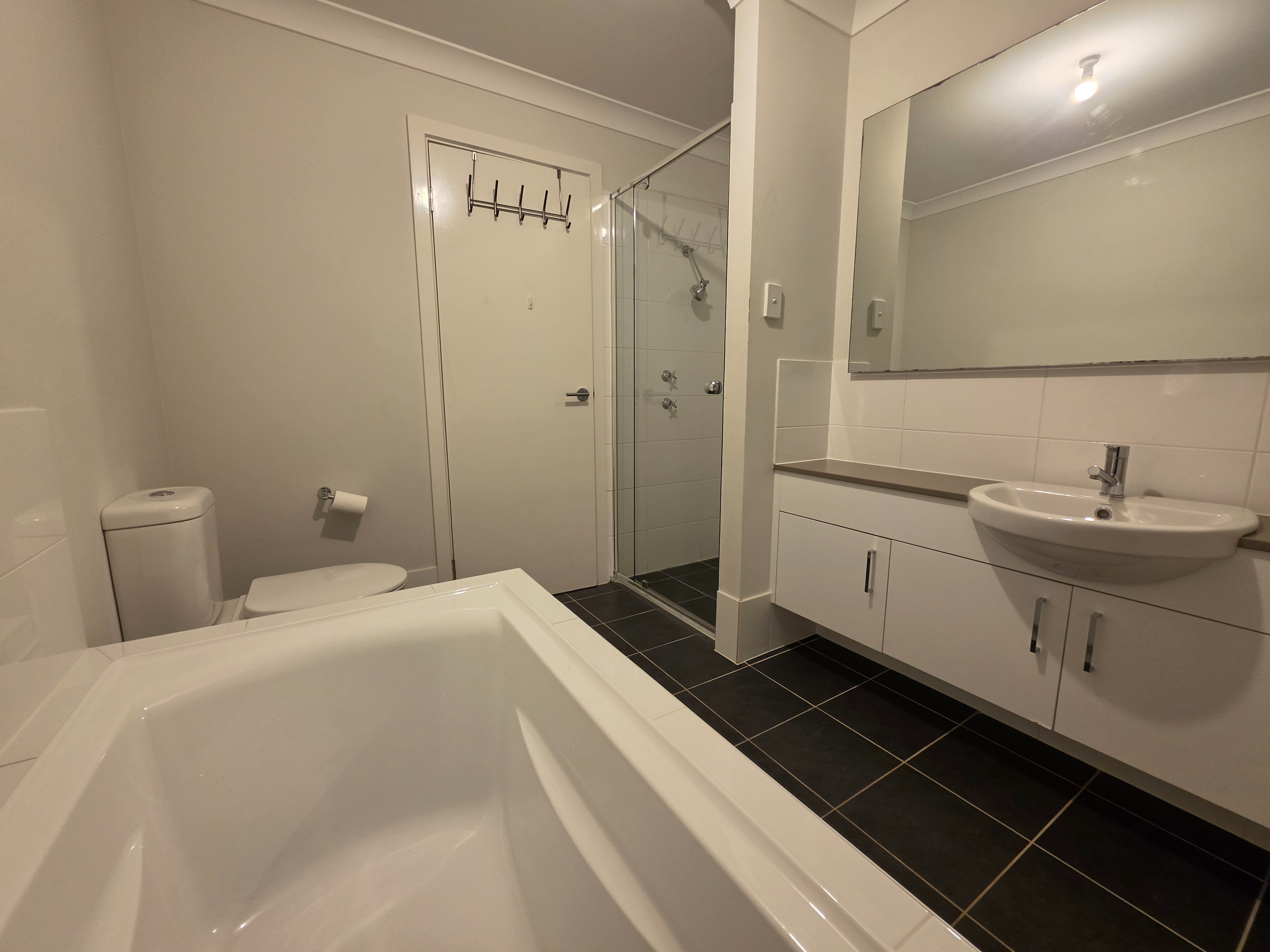 今日纽卡素Kellyville 罕见4房3卫独立屋 优质学区plus Metro生活圈 Kellyville 罕见4房3卫独立屋 优质学区plus Metro生活圈