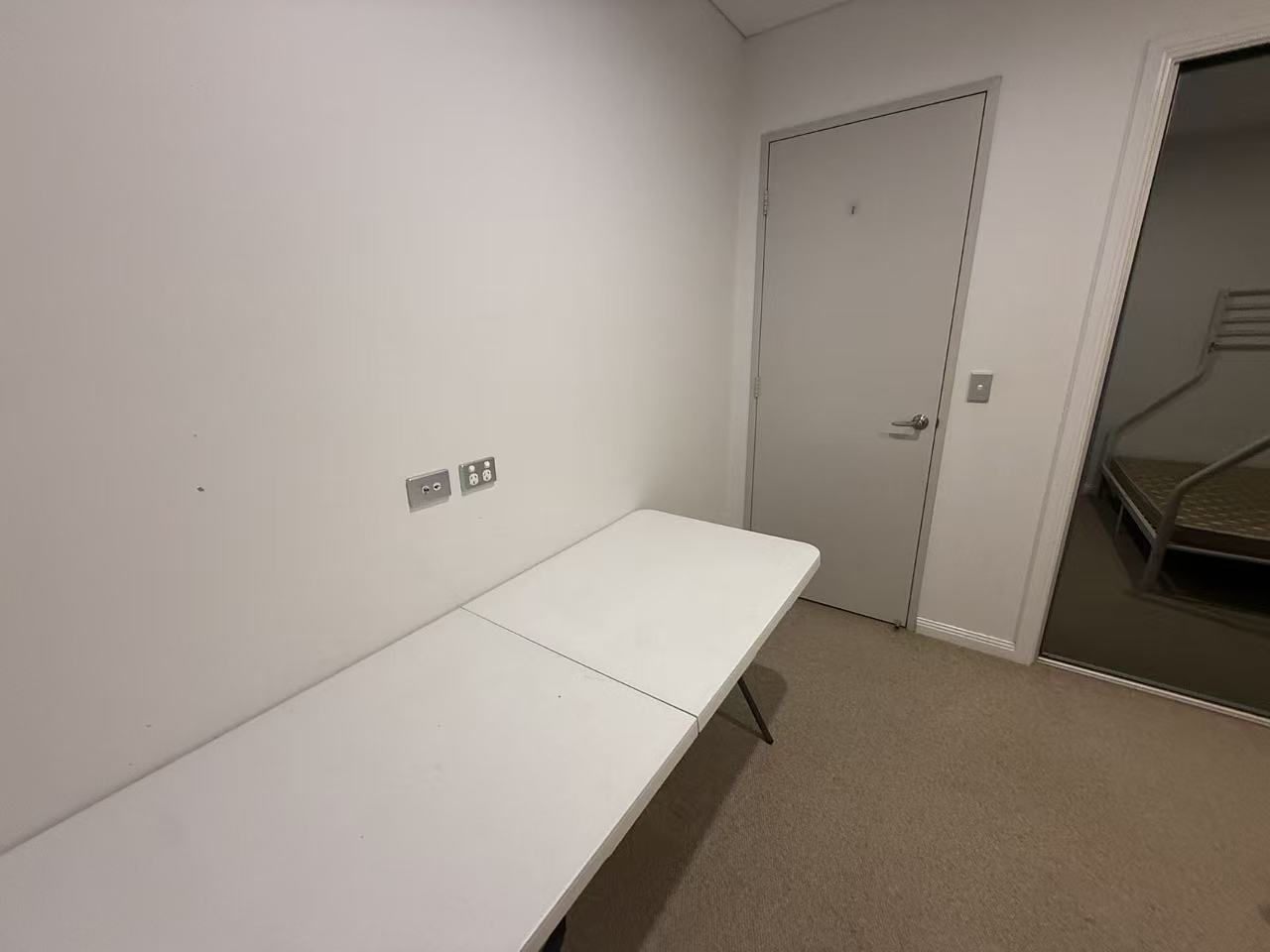 今日悉尼Ashfield 仅限女生急急急求租客 Ashfield 仅限女生急急急求租客