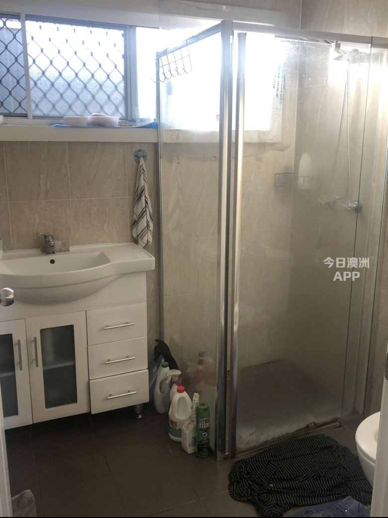 今日悉尼Hurstville Granny Flat 330 包 bills 靠近火车站 Hurstville Granny Flat 330 包 bills 靠近火车站