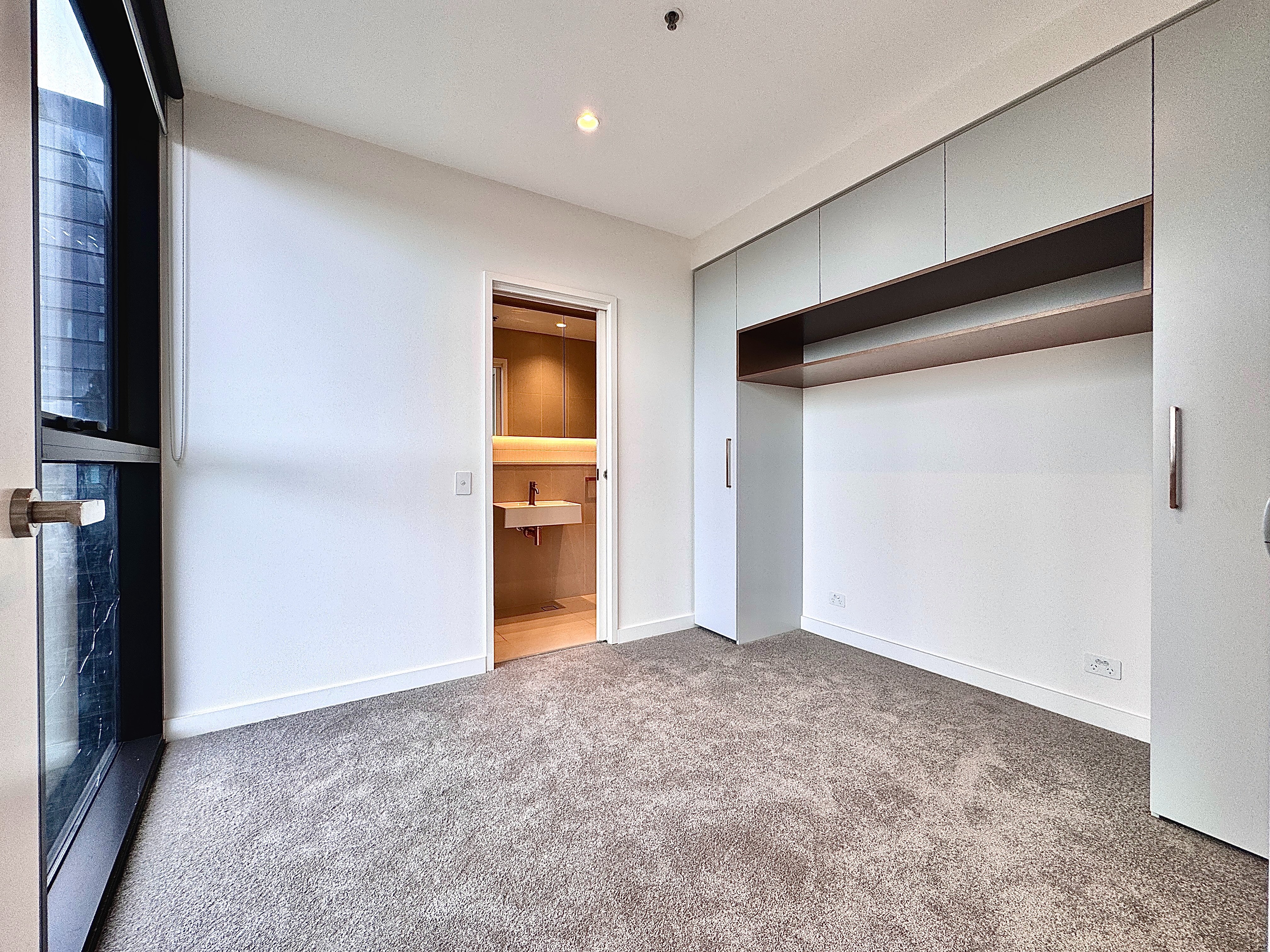 今日中央海岸Melbourne City City俯瞰卡尔顿公园2b2b新装修 Melbourne City City俯瞰卡尔顿公园2b2b新装修