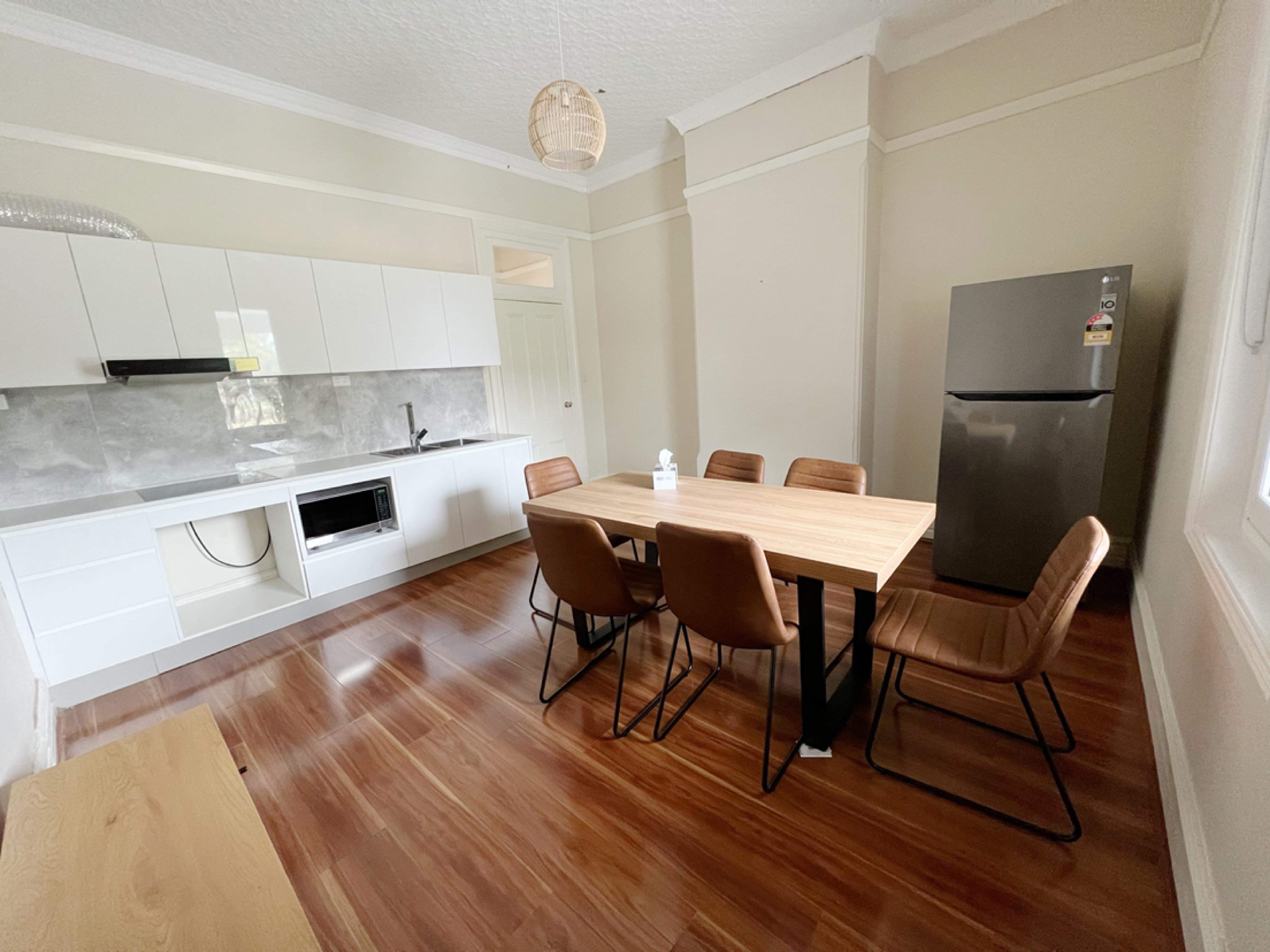 今日悉尼Strathfield 全新两室一卫整租 可马上入住 每周 850 水电煤网家具全包 Strathfield 全新两室一卫整租 可马上入住 每周 850 水电煤网家具全包