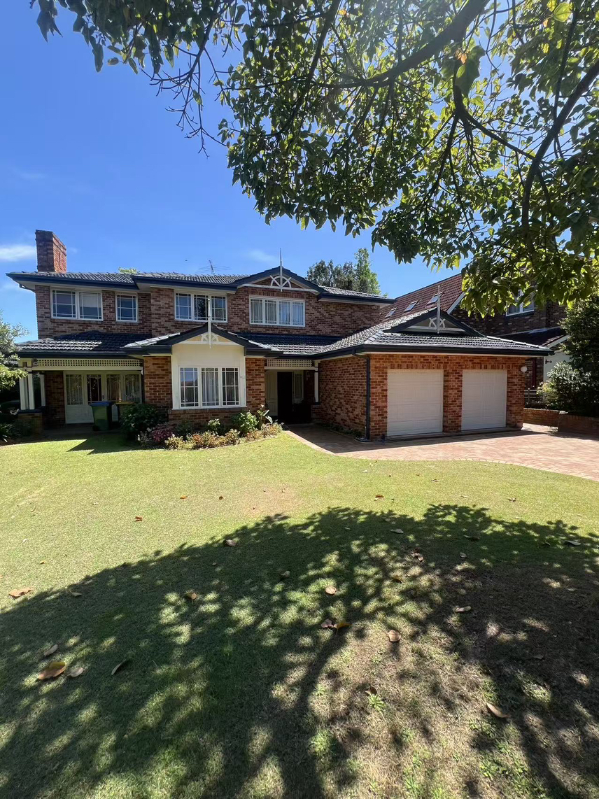 今日悉尼East Lindfield House出租6房3厅4卫带全套家具家电拎包入住1个健身房2车库 East Lindfield House出租6房3厅4卫带全套家具家电拎包入住1个健身房2车库