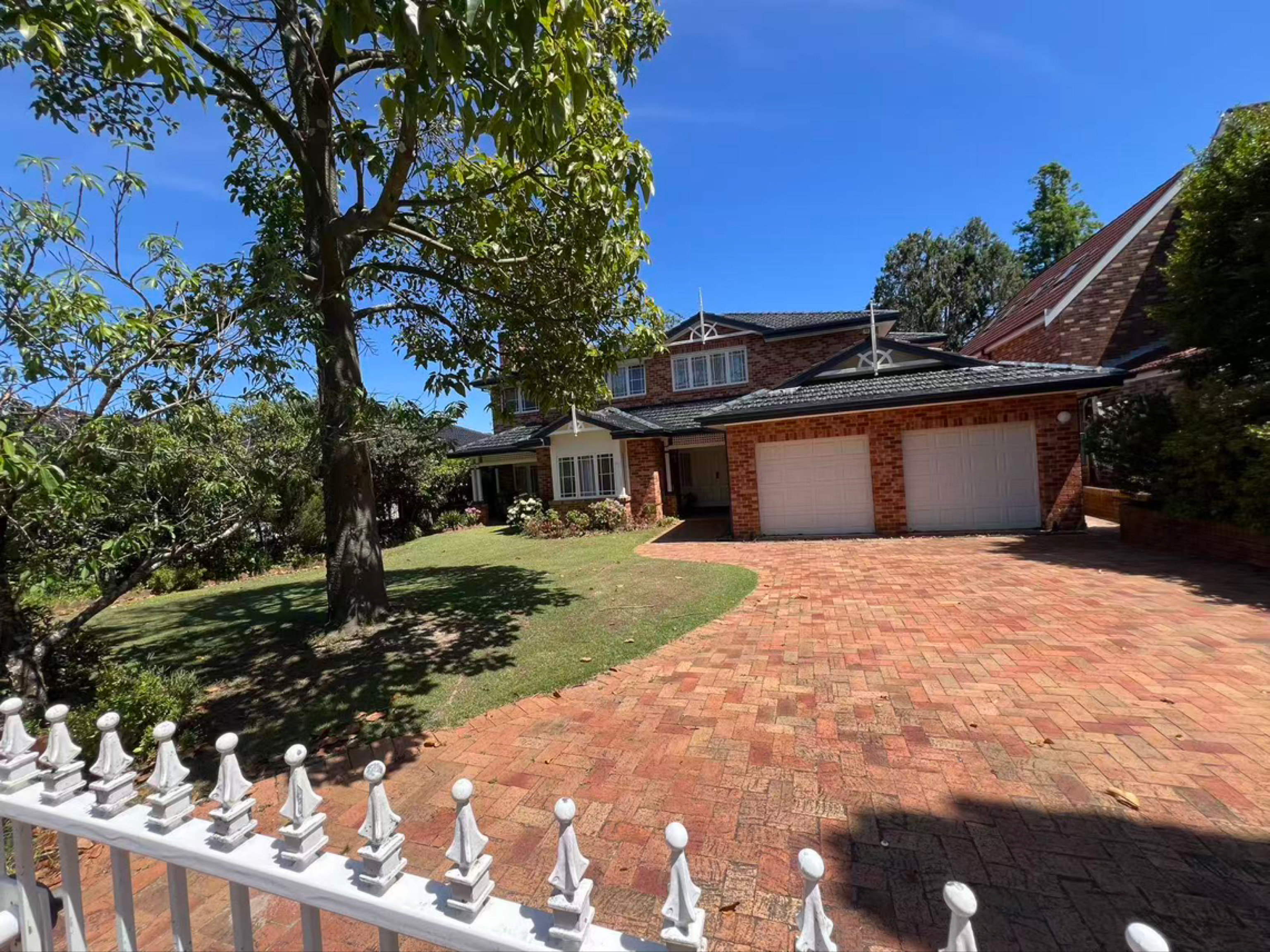 今日悉尼East Lindfield House出租6房3厅4卫带全套家具家电拎包入住1个健身房2车库 East Lindfield House出租6房3厅4卫带全套家具家电拎包入住1个健身房2车库