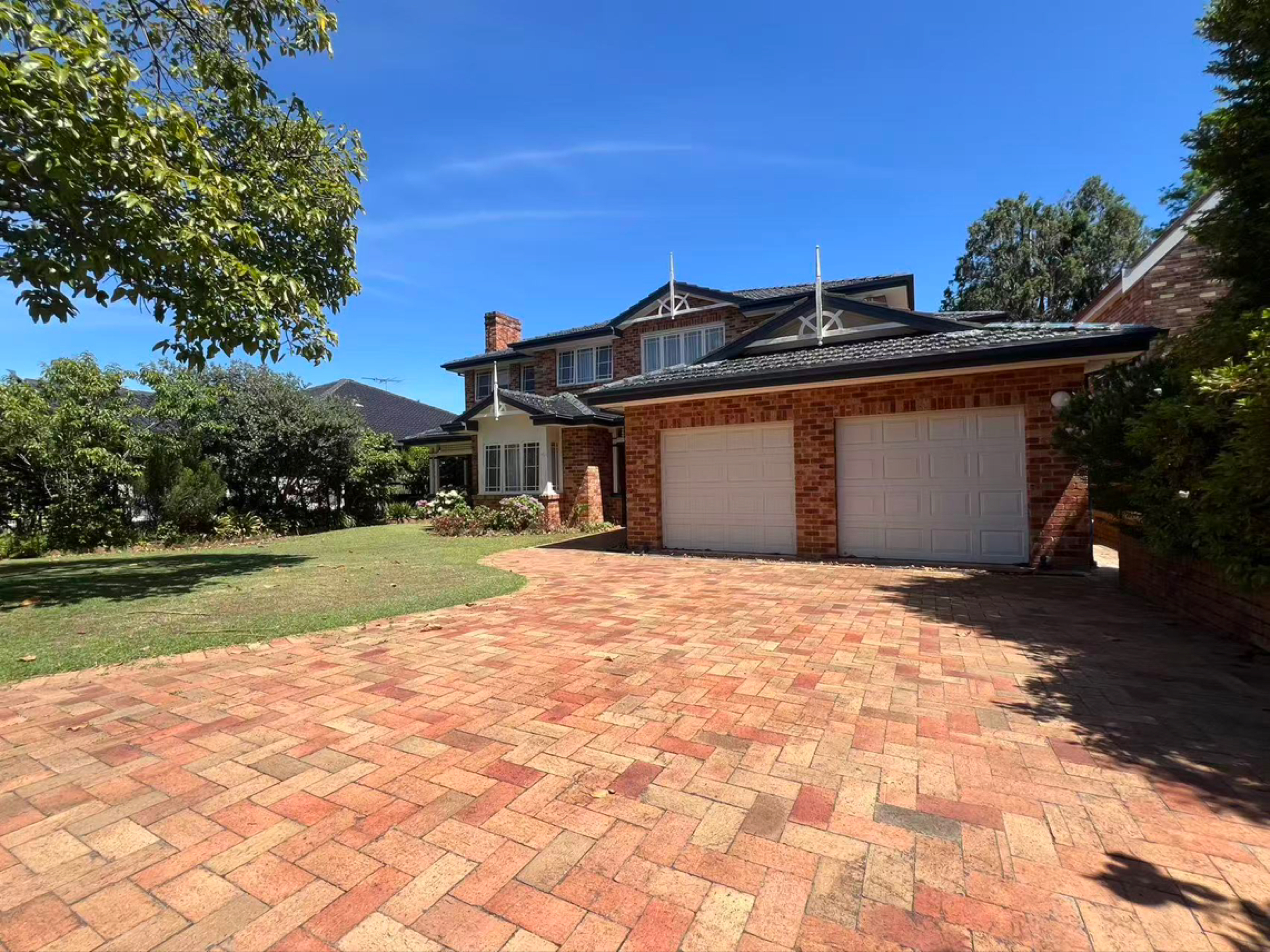 今日悉尼East Lindfield House出租6房3厅4卫带全套家具家电拎包入住1个健身房2车库 East Lindfield House出租6房3厅4卫带全套家具家电拎包入住1个健身房2车库