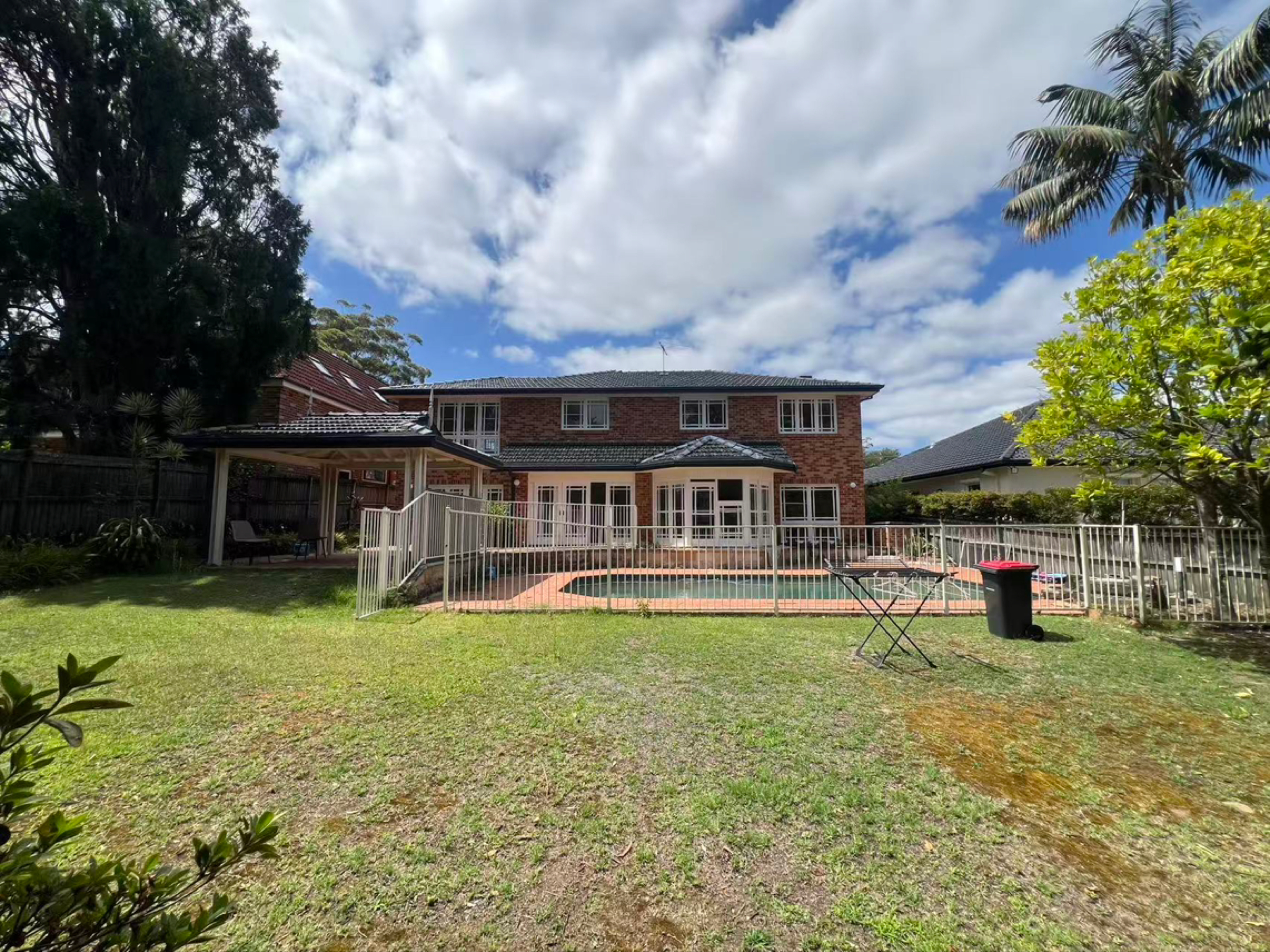 今日悉尼East Lindfield House出租6房3厅4卫带全套家具家电拎包入住1个健身房2车库 East Lindfield House出租6房3厅4卫带全套家具家电拎包入住1个健身房2车库