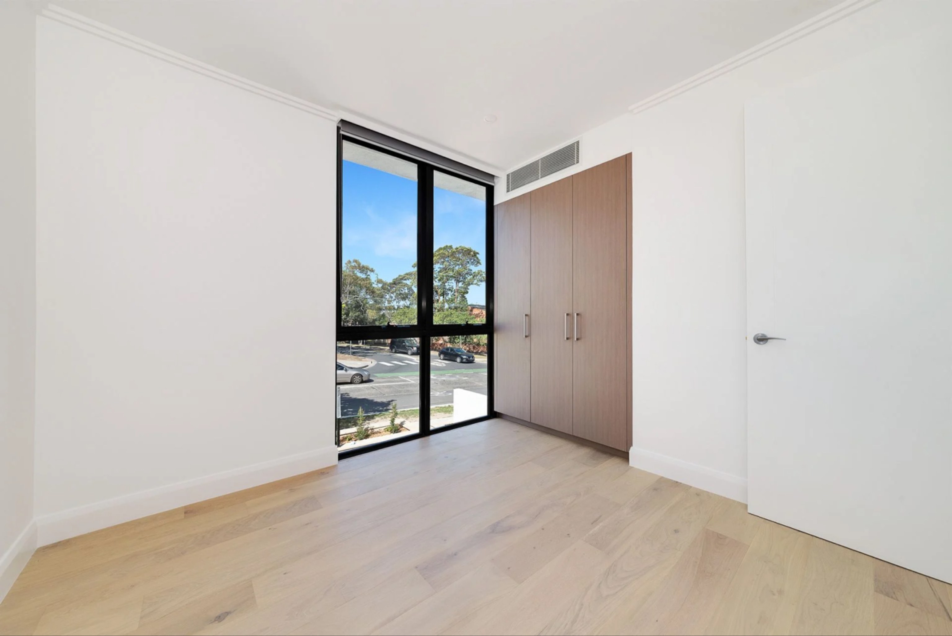 今日悉尼Lane Cove Lane cove 中心3房两卫townhouse整租 Lane Cove Lane cove 中心3房两卫townhouse整租