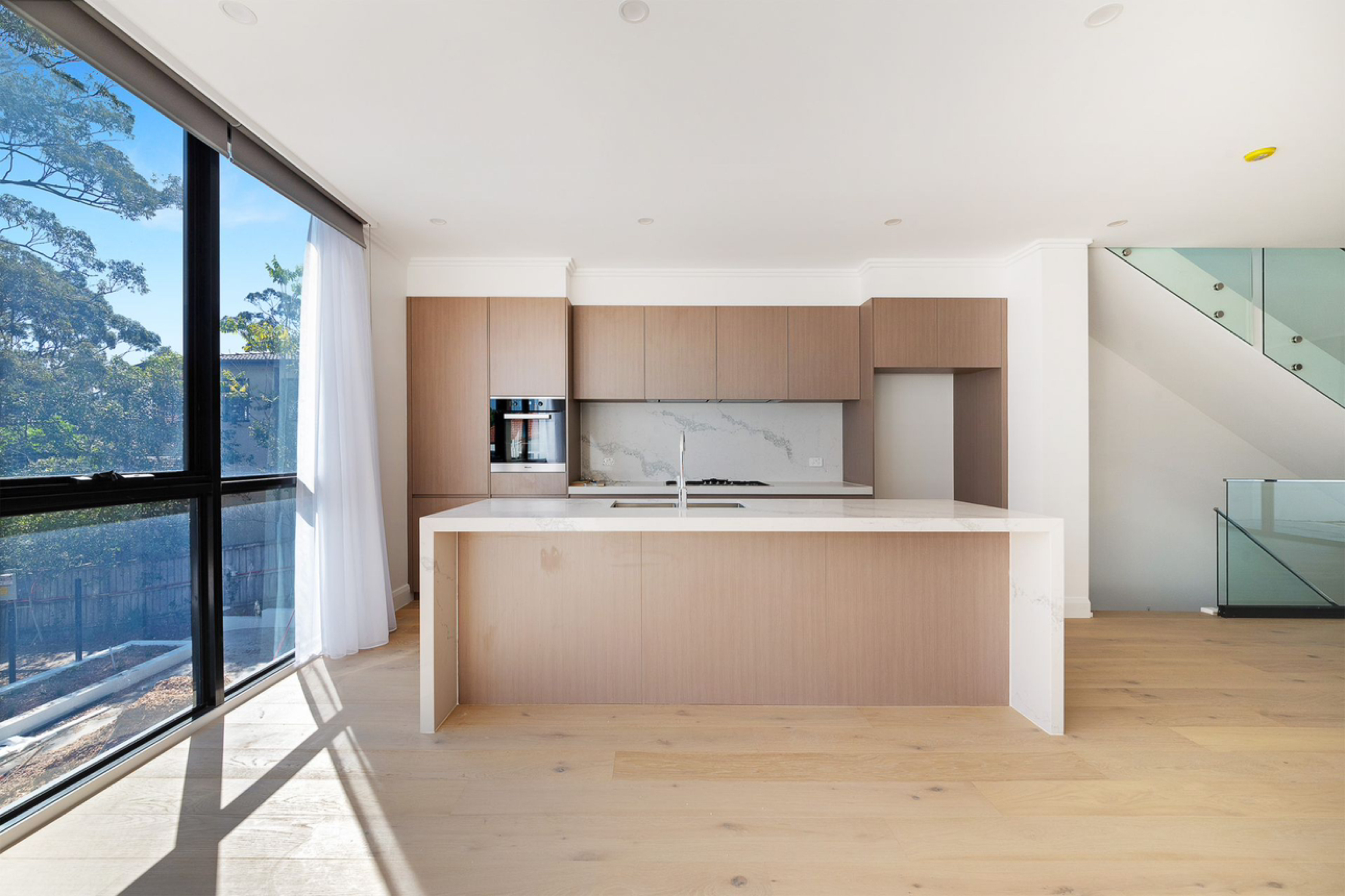 今日悉尼Lane Cove Lane cove 中心3房两卫townhouse整租 Lane Cove Lane cove 中心3房两卫townhouse整租