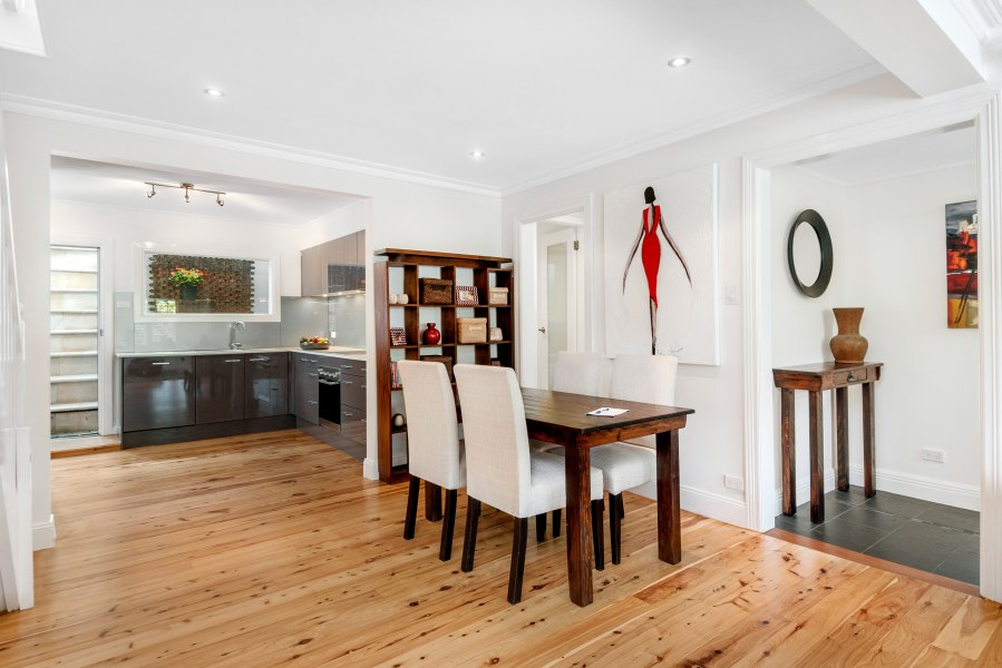 今日卧龙岗Waverton 独栋house卧室出租近North Sydney Waverton 独栋house卧室出租近North Sydney
