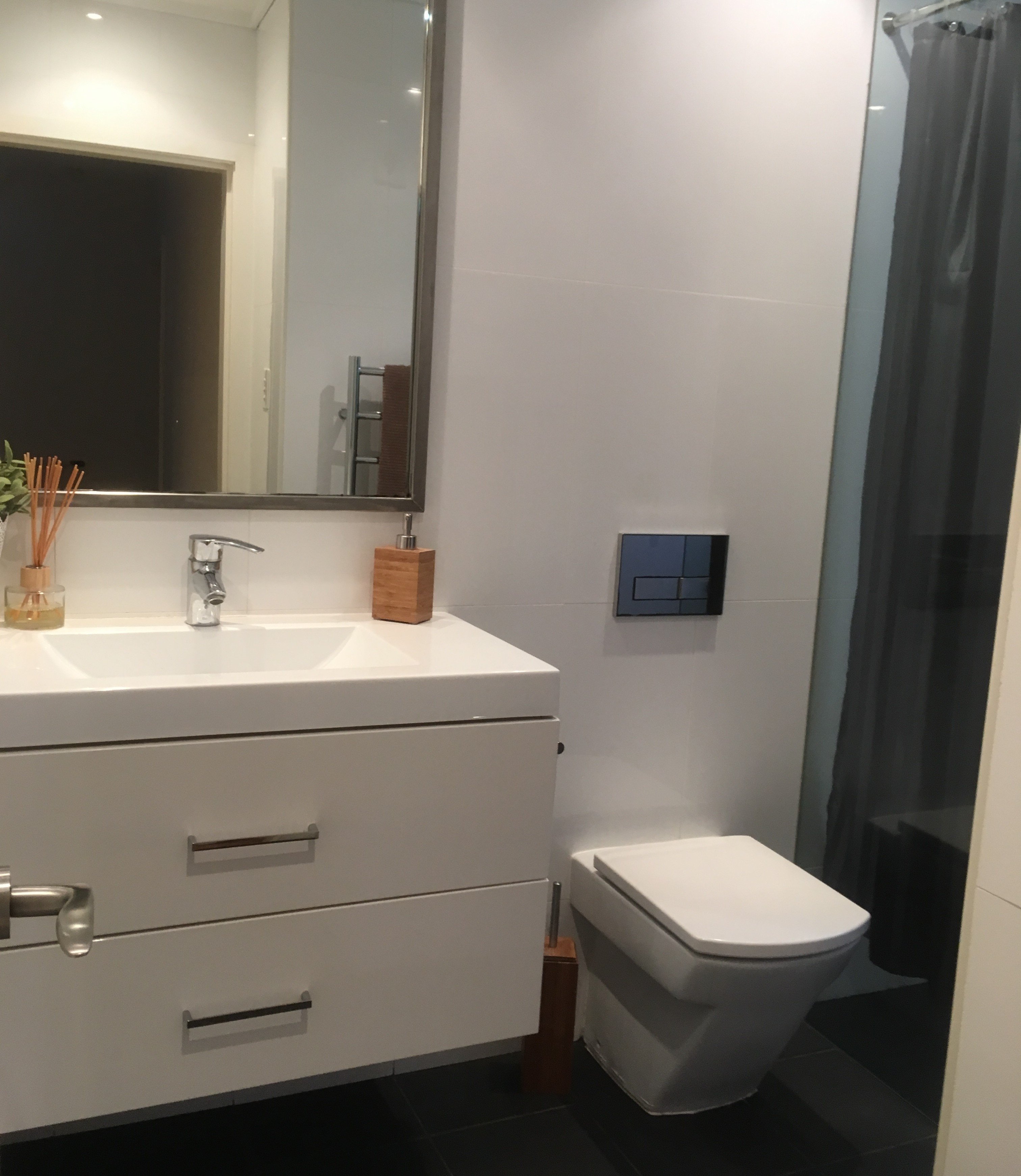 今日卧龙岗Waverton 独栋house卧室出租近North Sydney Waverton 独栋house卧室出租近North Sydney