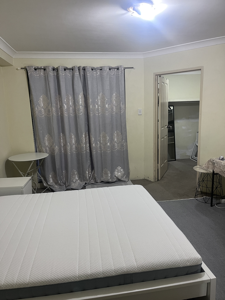 今日悉尼Hurstville 近 火车站公寓楼复式独立一层的主卧出租 Hurstville 近 火车站公寓楼复式独立一层的主卧出租