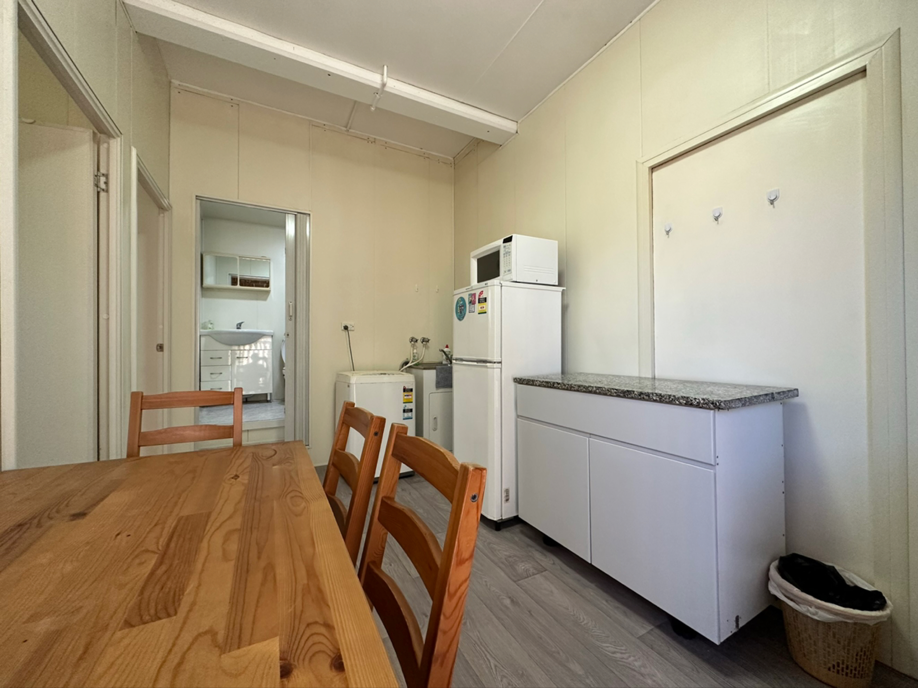 今日墨尔本Burwood 后院2室1卫小house整租 Burwood 后院2室1卫小house整租