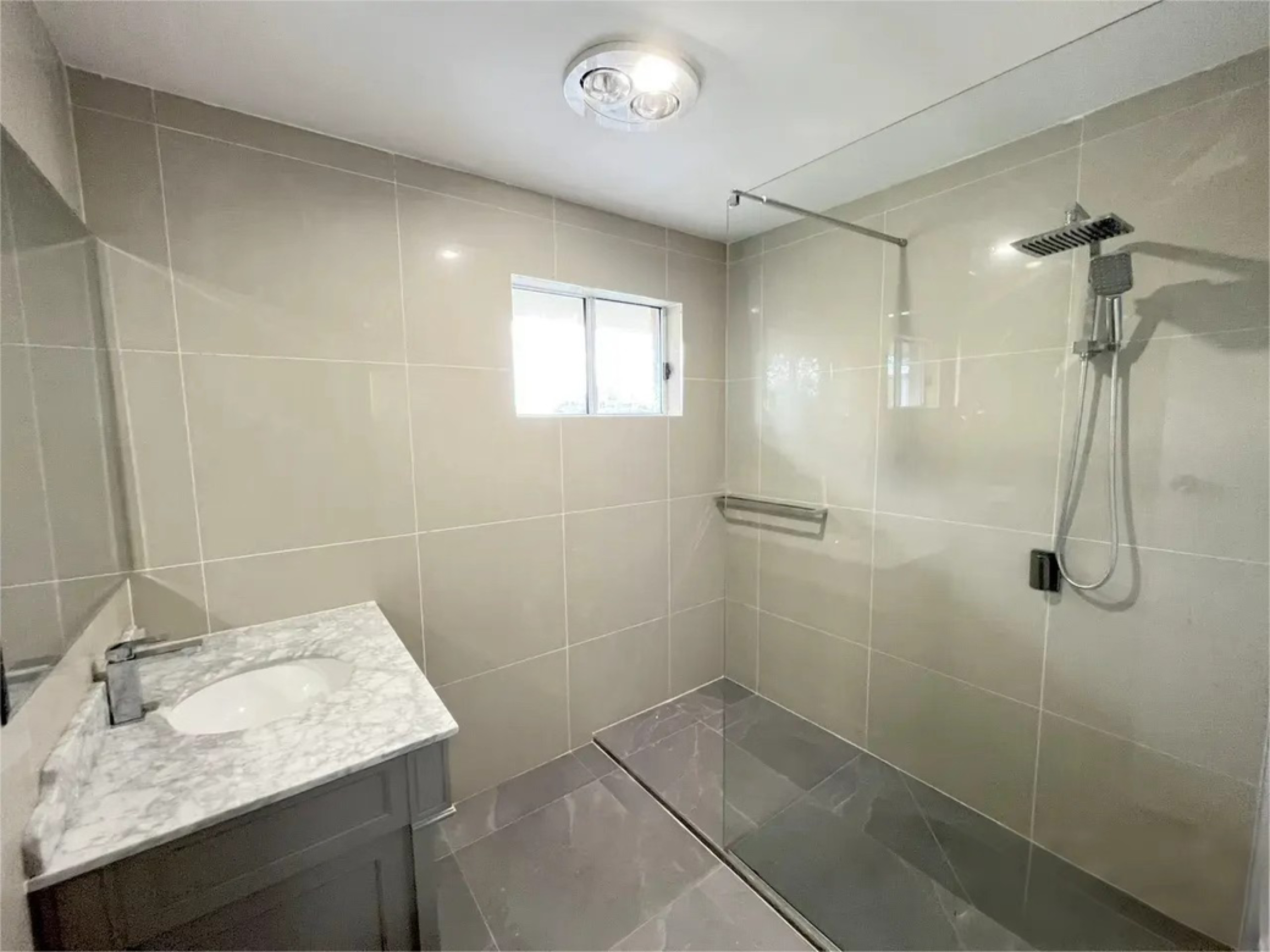 今日悉尼Ipswich 带家具大院house房东直租 Ipswich 带家具大院house房东直租