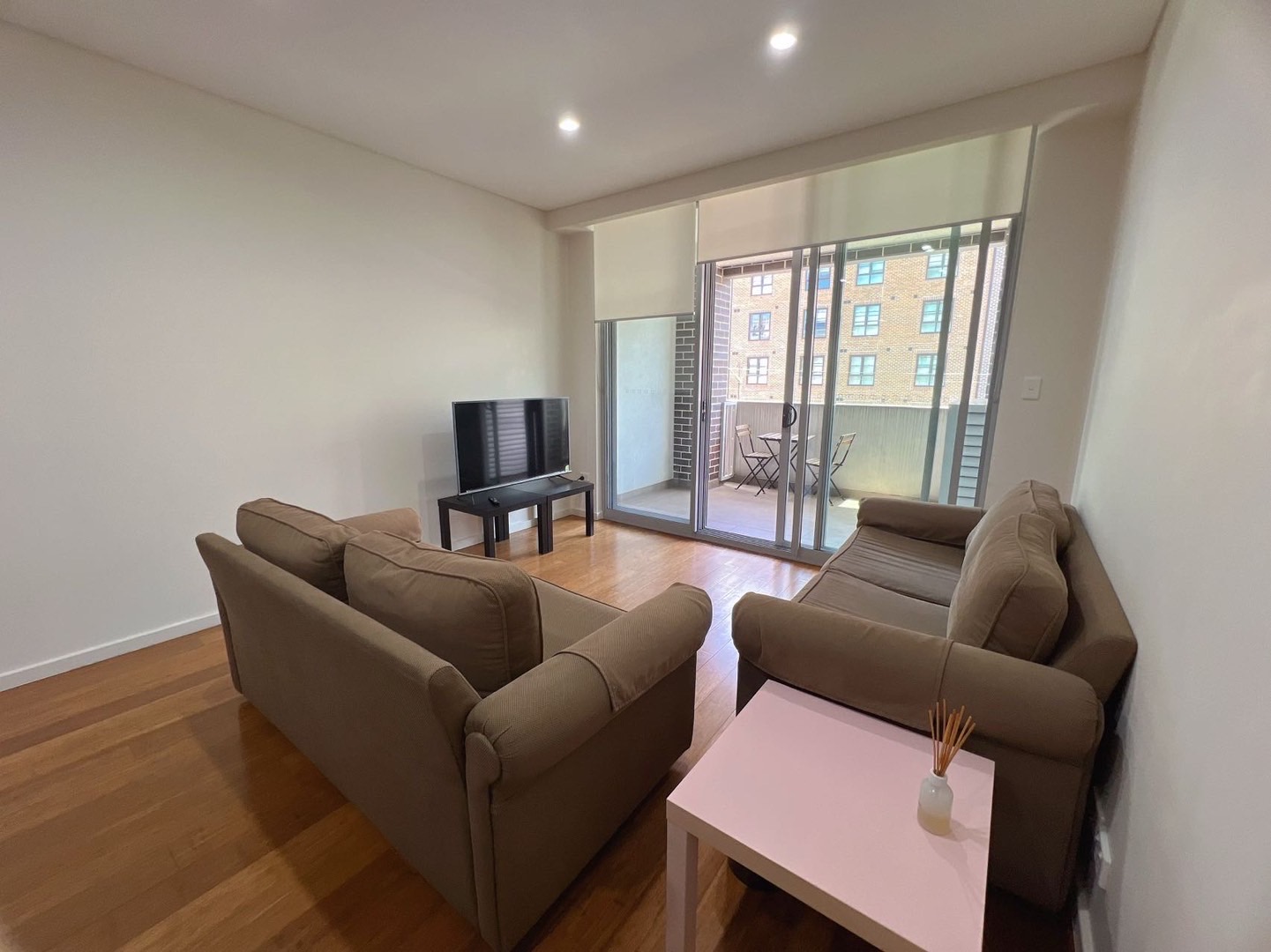 今日悉尼Camperdown 近USYD 全家具两房两卫 中央空调 步行悉尼大学 即可入住 Camperdown 近USYD 全家具两房两卫 中央空调 步行悉尼大学 即可入住