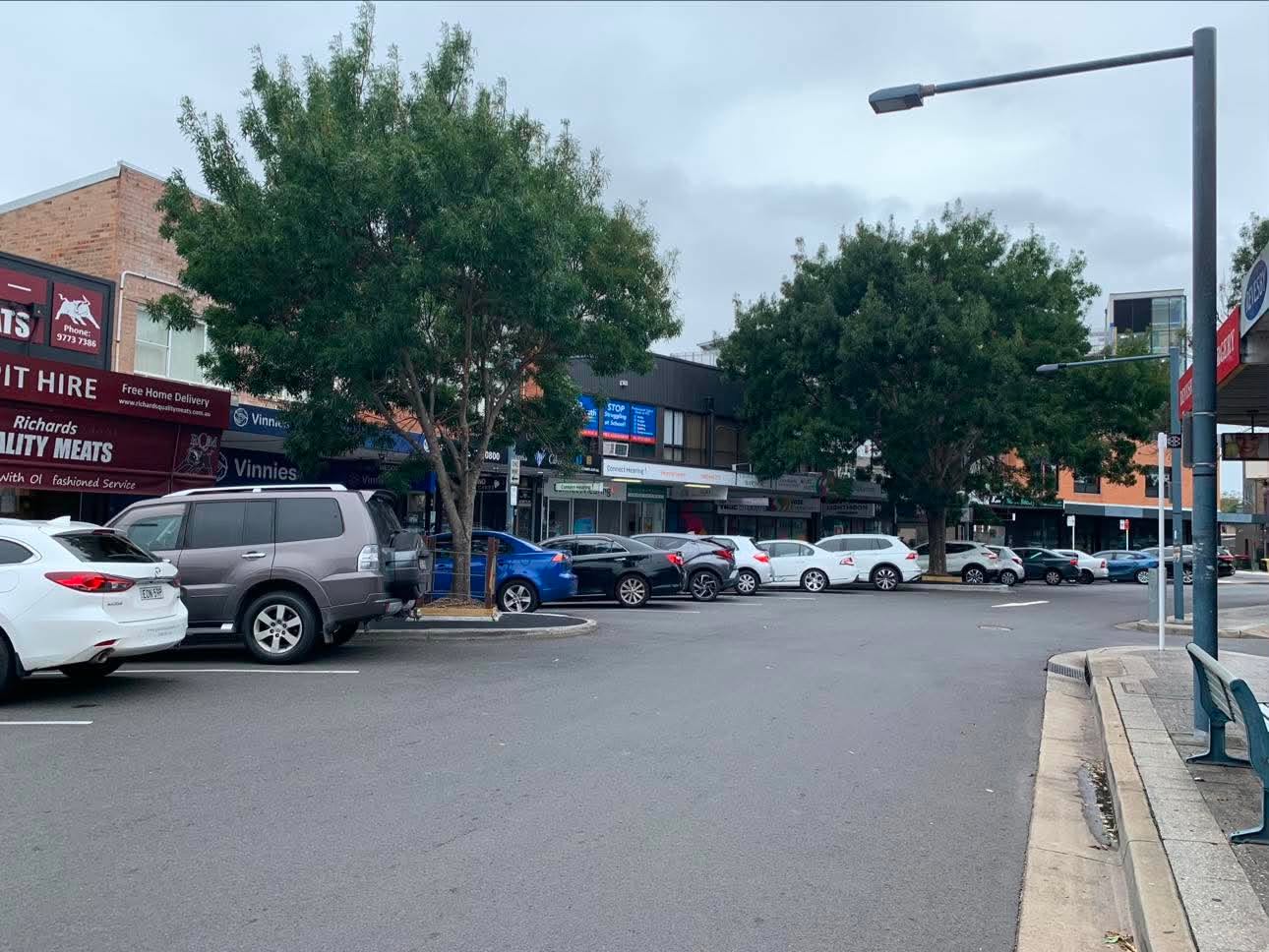 今日卧龙岗Revesby Retail shop in prime location available now Revesby Retail shop in prime location available now