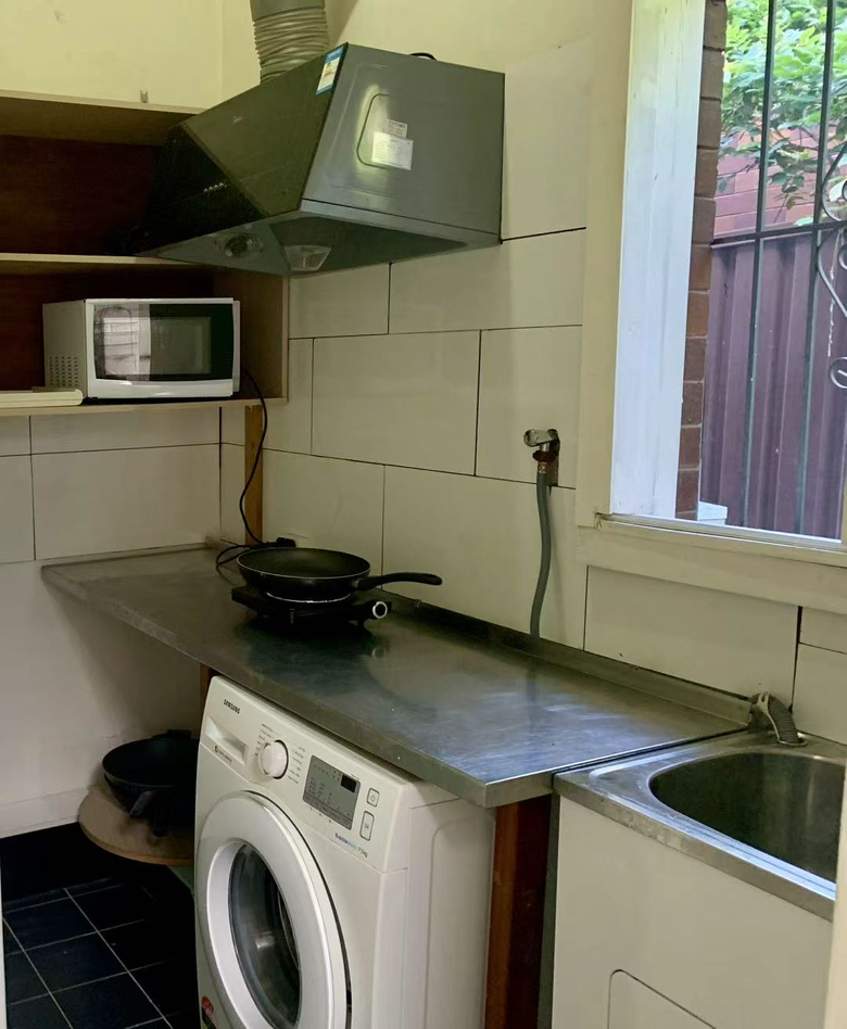 今日悉尼Kingsgrove 宽敞明亮距离火车站8分钟走路距离granny studio出租 Kingsgrove 宽敞明亮距离火车站8分钟走路距离granny studio出租